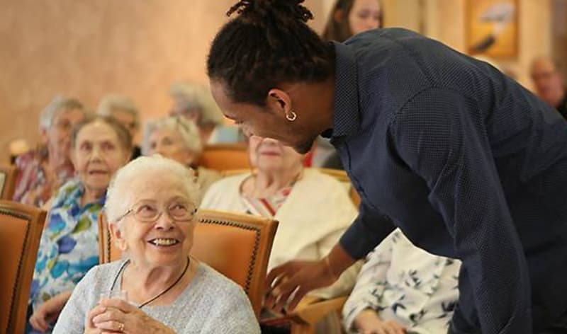 DES ETUDIANTS LOGES EN MAISON DE RETRAITE